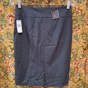 Grey skirt with zipper button and metal clip closures